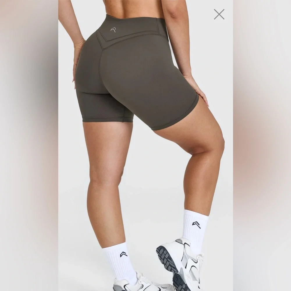 Oner Active Deep Taupe Unified Wrap Shorts 6” LARGE NWT - Picture 2 of 4